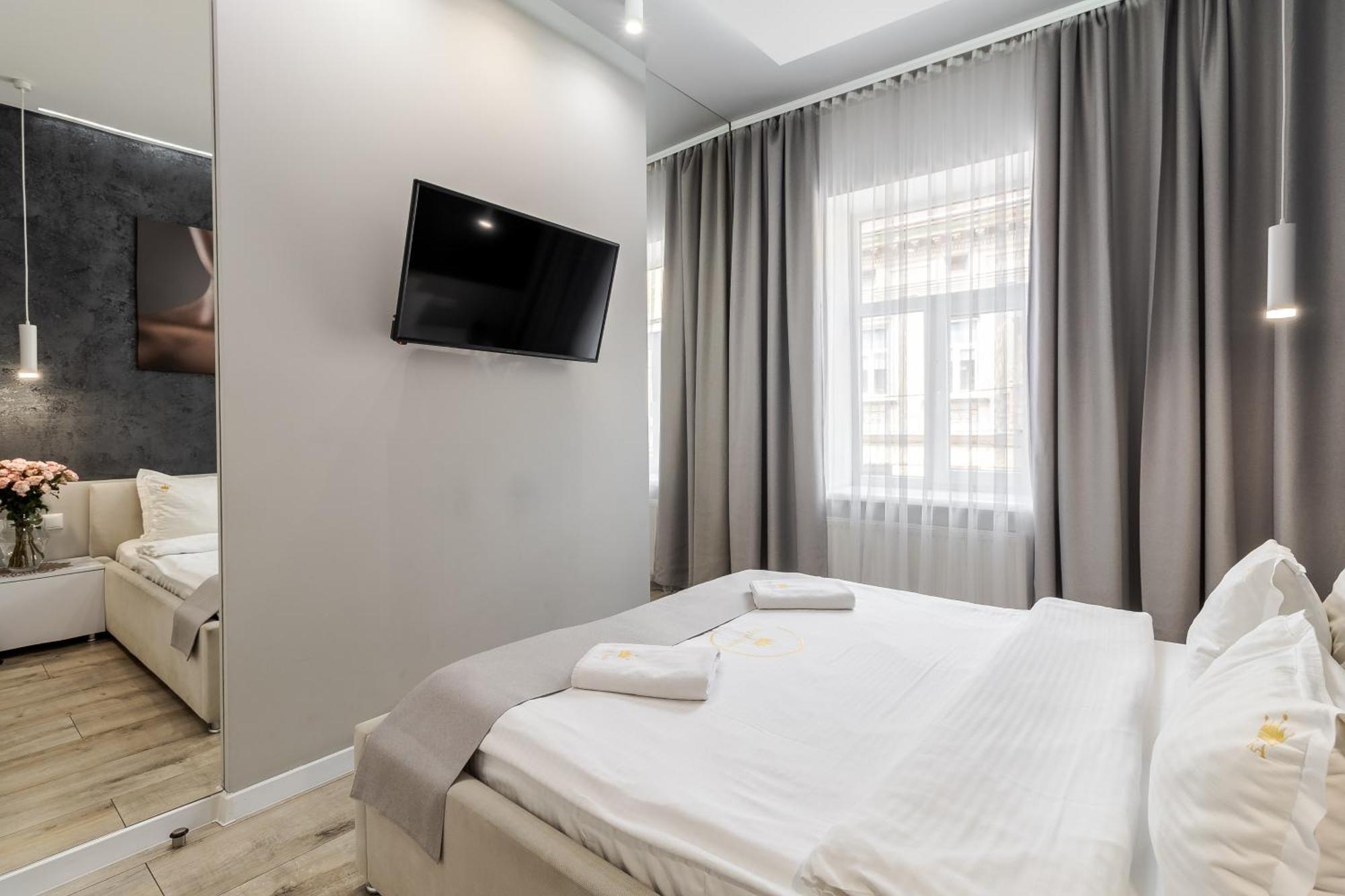 Royal Apartment On Balabana Street Lviv Exterior photo